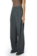 Gray URA Ruth trousers, stylish women's pants with a tailored fit, displayed on a neutral background.