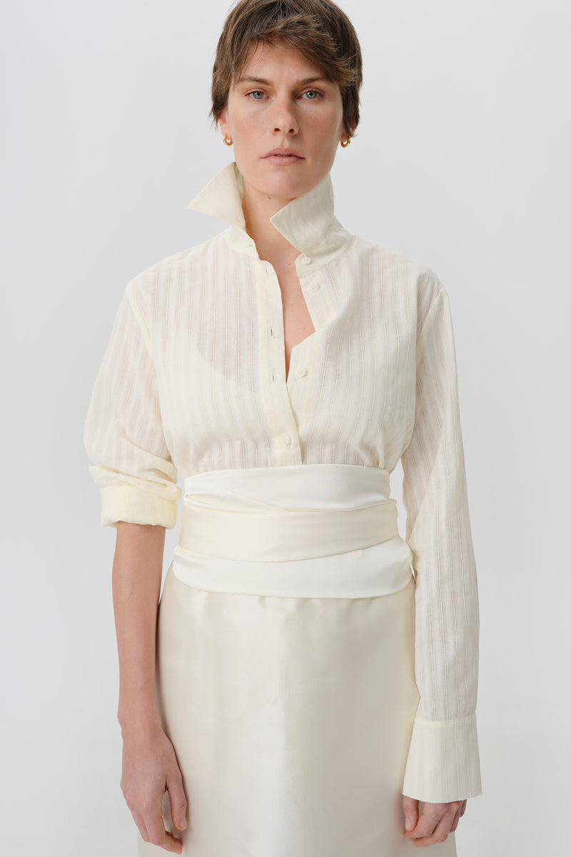 Delegan milk textured shirt worn front view showing soft fabric and modern design with a relaxed fit.