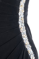 Elegant one-shoulder velvet gown with floral details by Happy Clothing, featuring a fitted silhouette and luxurious fabric.