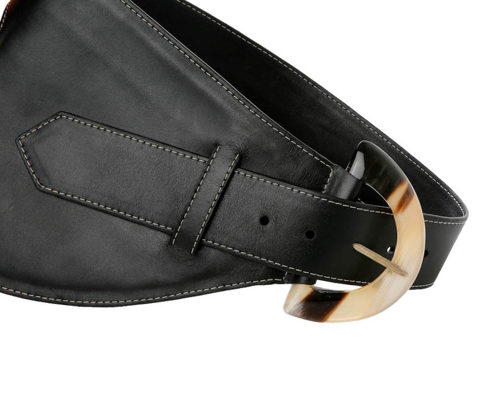 Black leather belt from Adriana Castro's La Jefa collection, featuring a sleek design and polished finish.