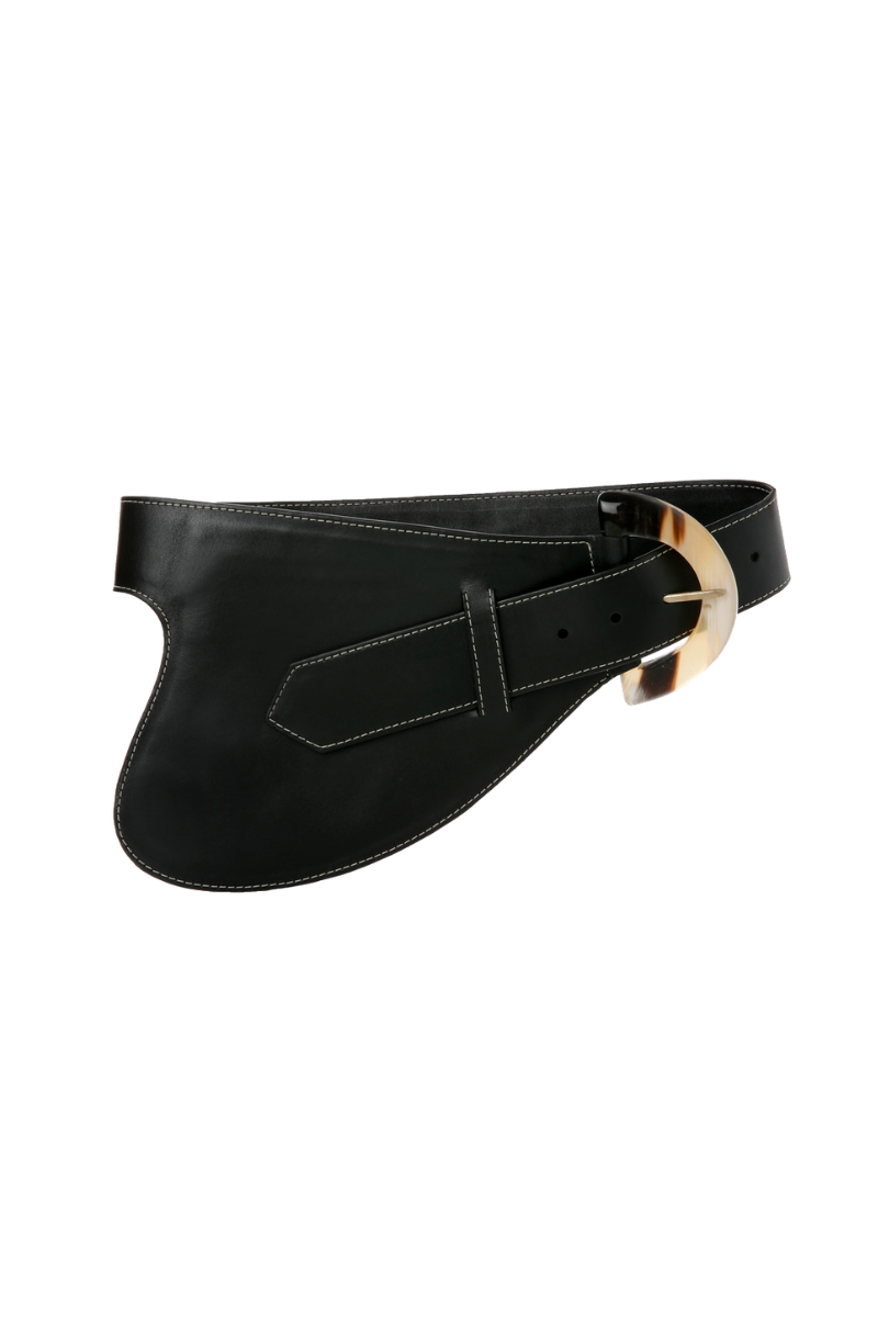 Black leather belt from Adriana Castro's La Jefa collection, featuring a sleek design and subtle branding detail.