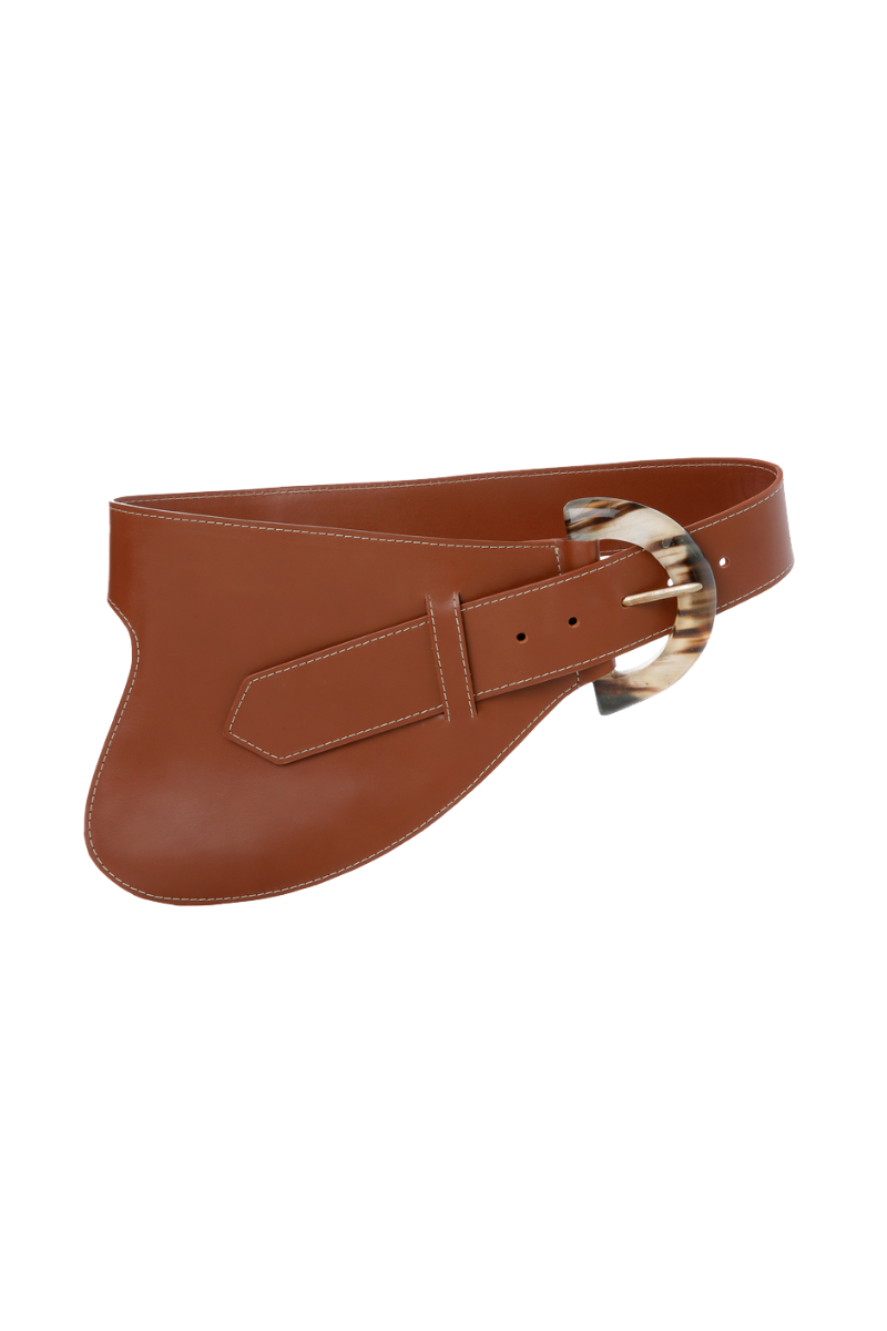 Brown leather belt from Adriana Castro's La Jefa collection, featuring a sleek design and high-quality craftsmanship.
