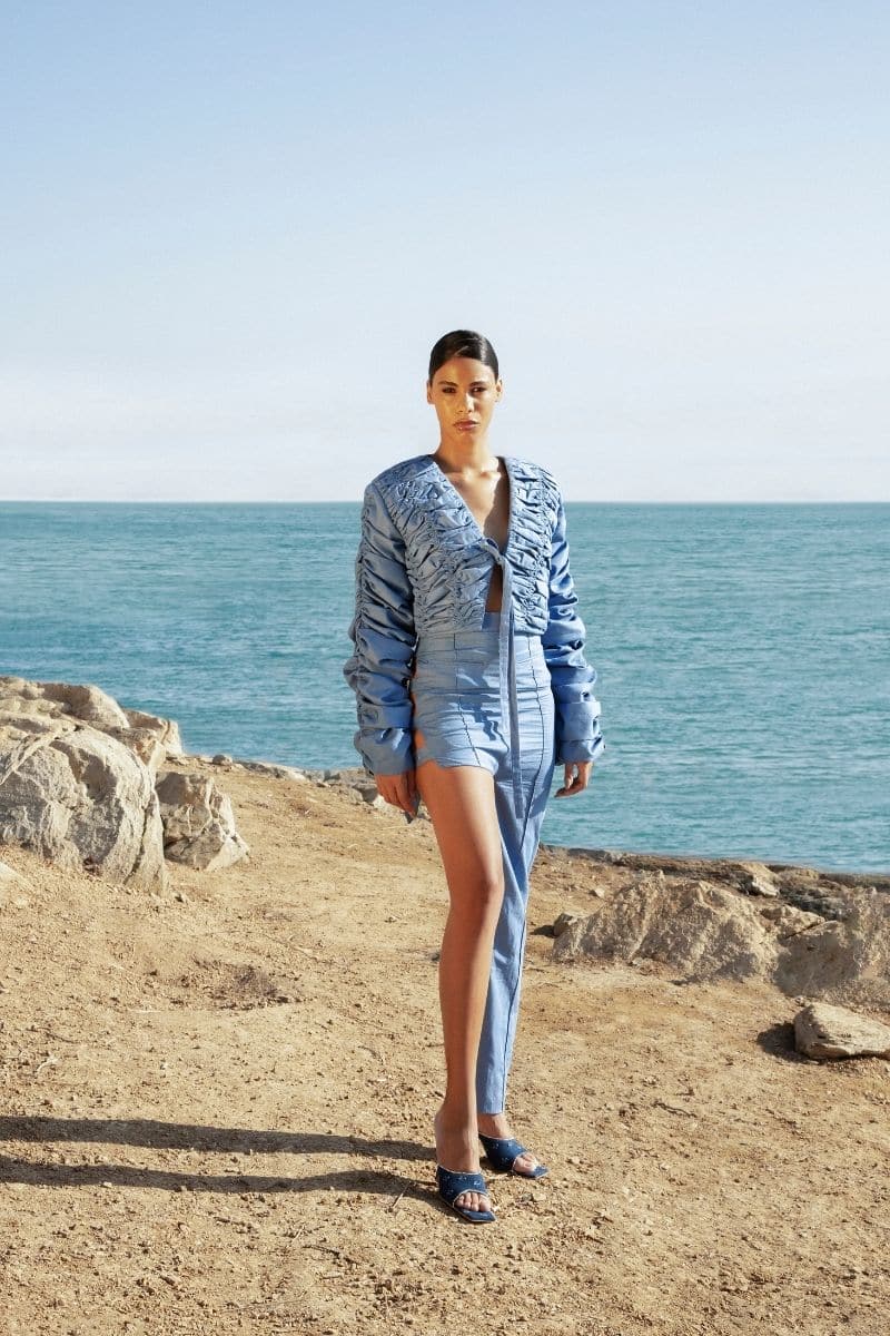 DENIM CRUMPLED CROPPED BLAZER | Blikvanger | CULT MIA