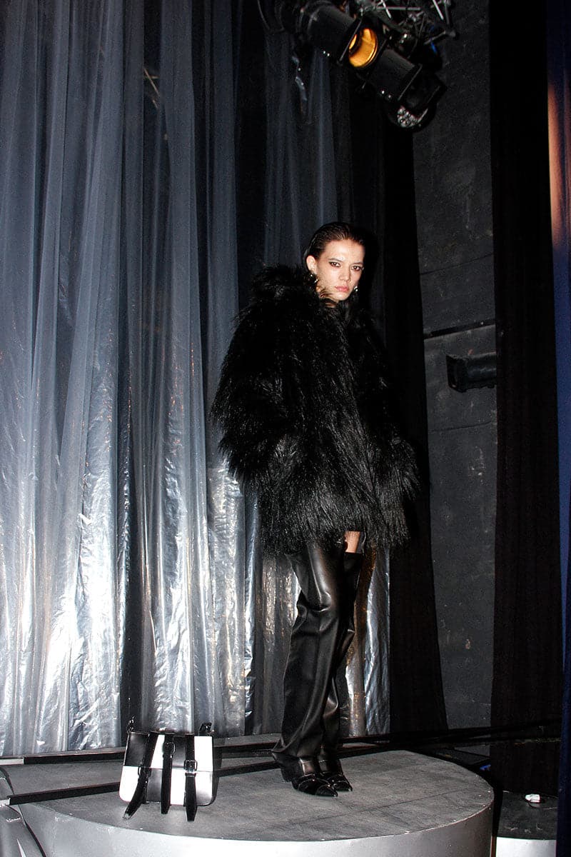 FAUX FUR BLACK SHAGGY JACKET | Blikvanger | CULT MIA