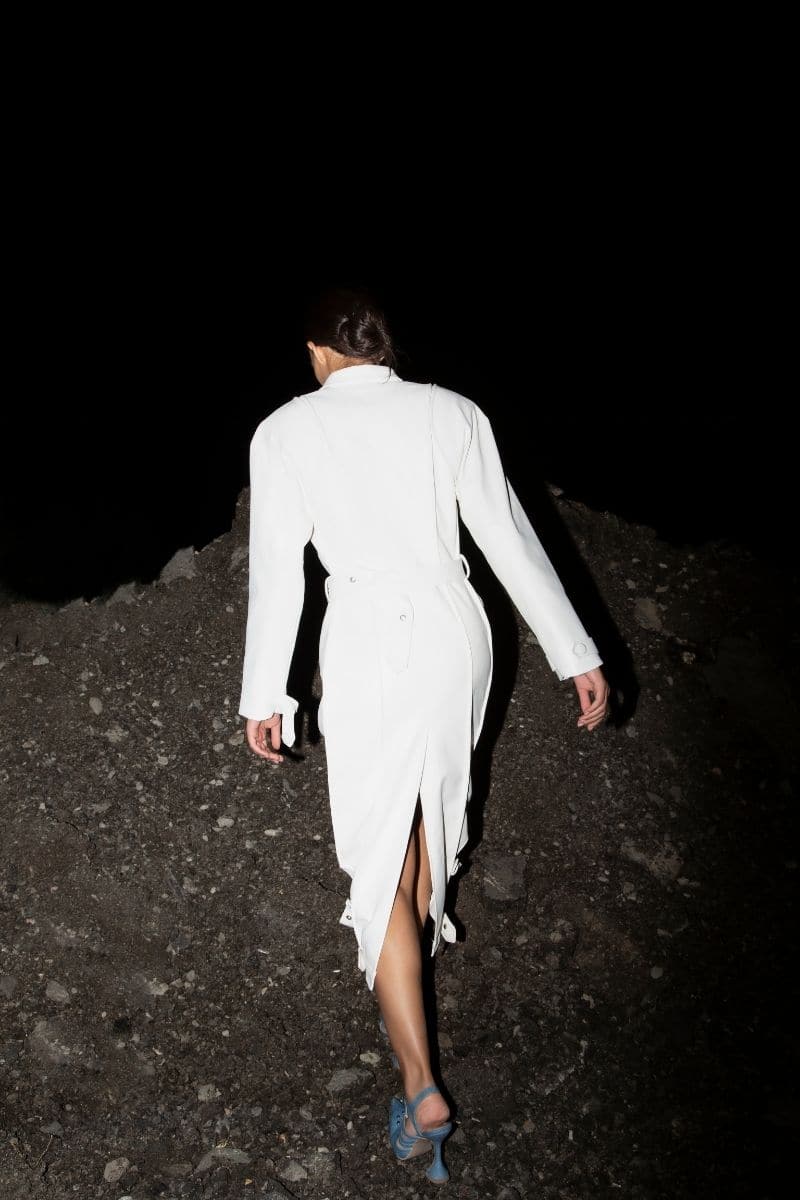 WHITE FAUX LEATHER TRENCH COAT | Blikvanger | CULT MIA