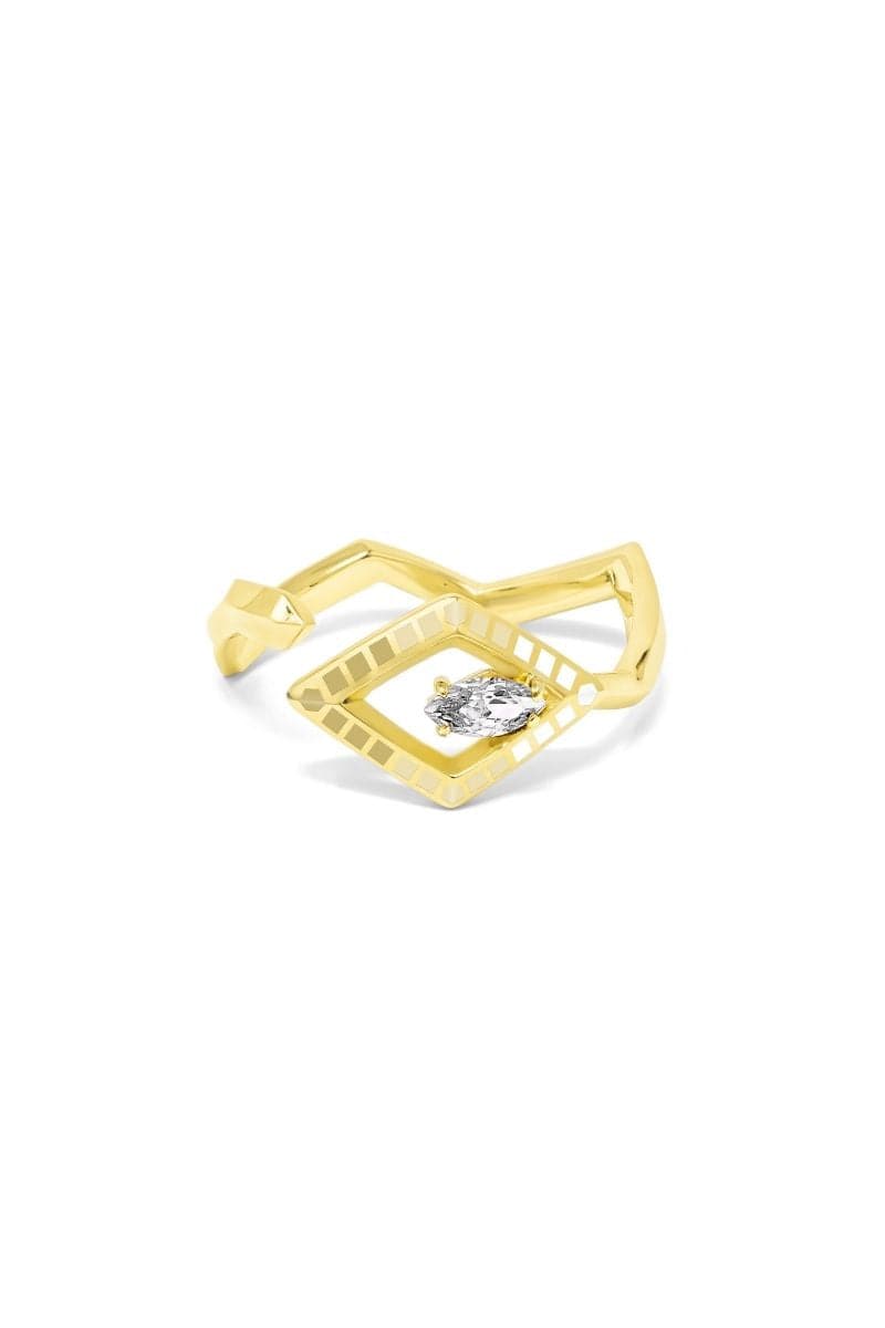 EDXÚ Coba yellow gold ring featuring a sleek, polished design, showcasing a smooth band and elegant craftsmanship.