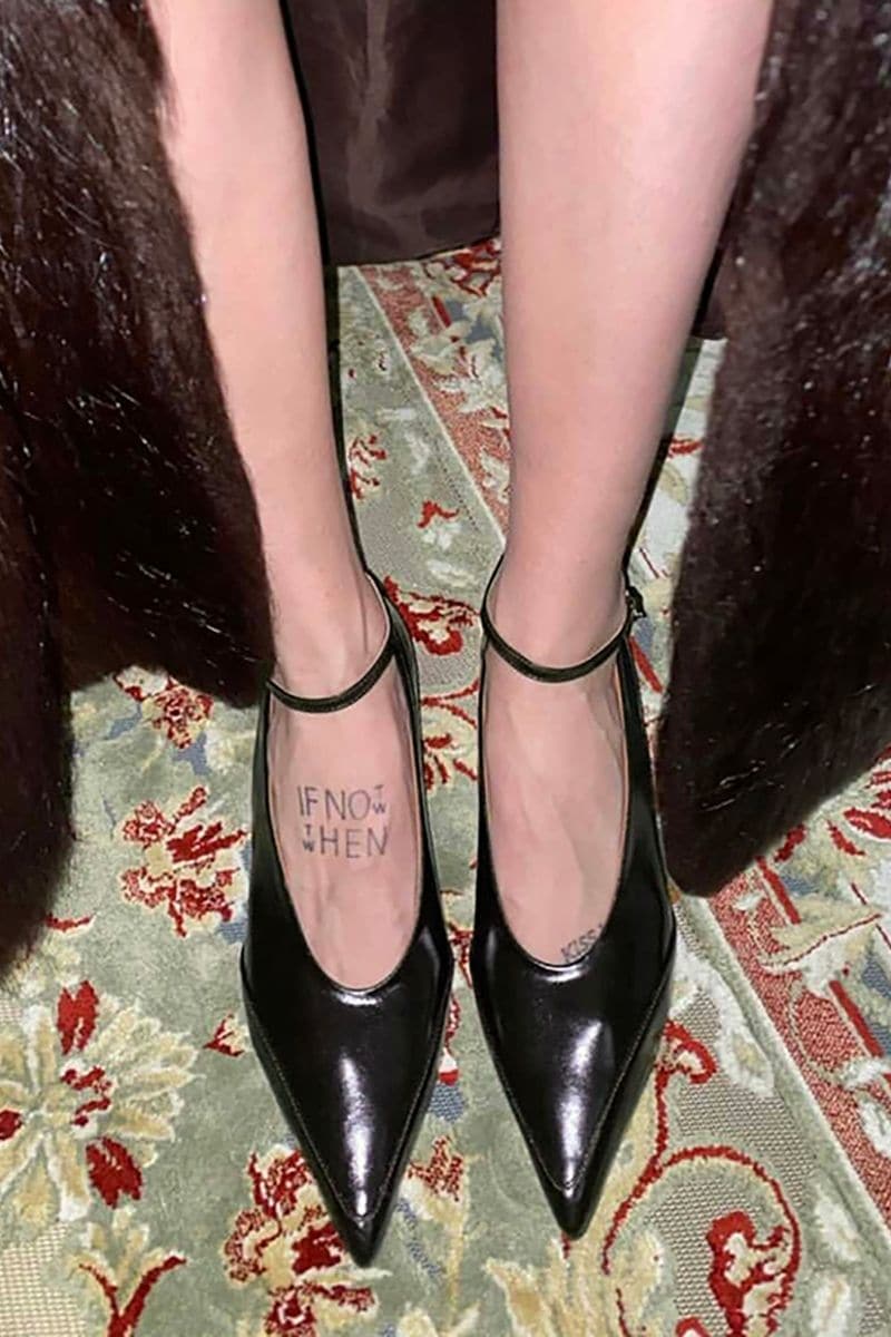 Je La Connais black Tours pumps heels, size EU 39, with sleek pointed toe and stylish design.