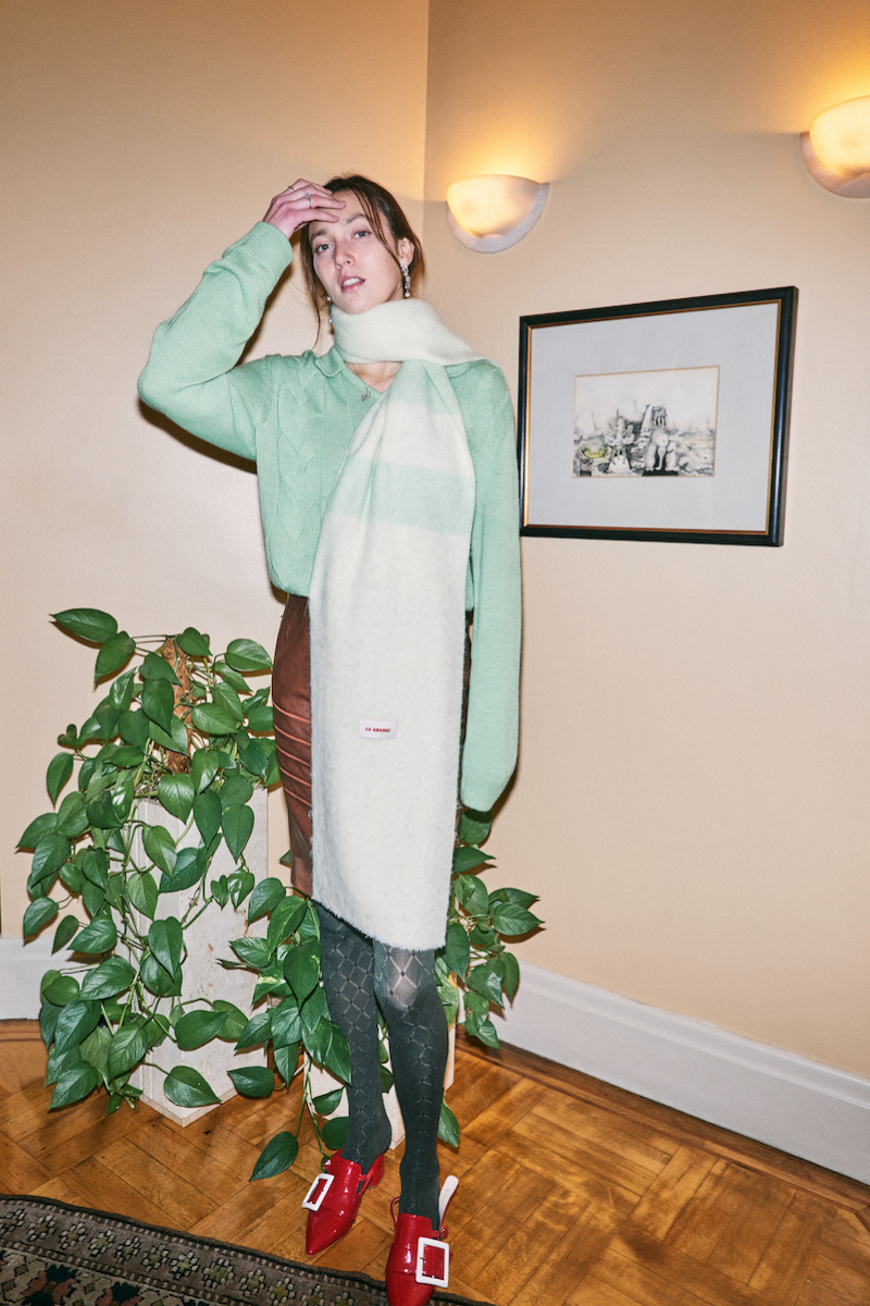 La Granni Palta knitted scarf in pistachio and mint colors, cozy and stylish accessory for scarves and shawls collection.