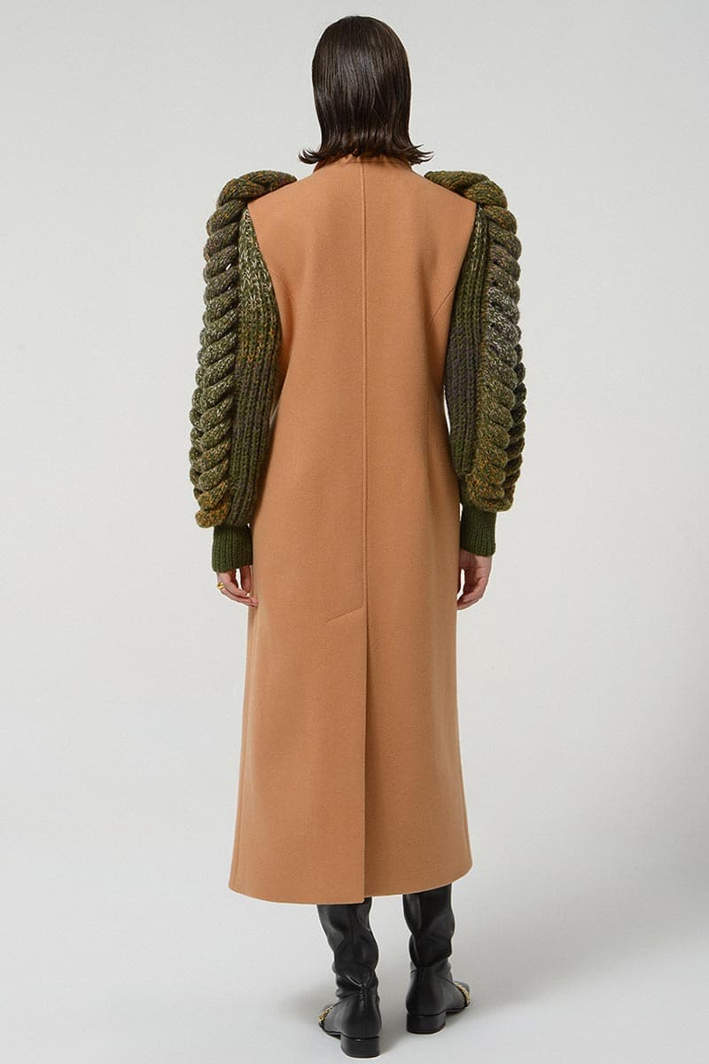 SOFT WOOL CAMEL PLAITED COAT | Liya | CULT MIA