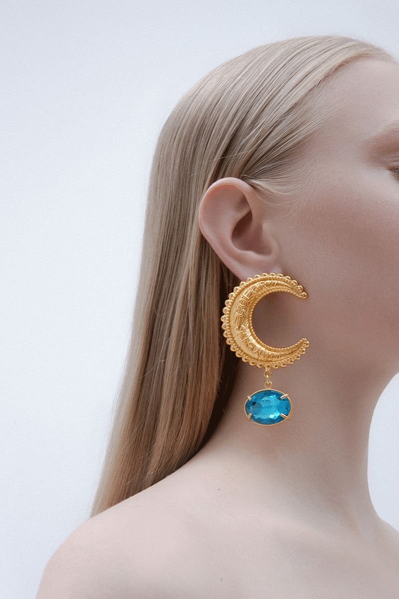Gold ARC earrings with sparkling crystal stones from Natia x Lako, stylish and elegant jewelry for special occasions.