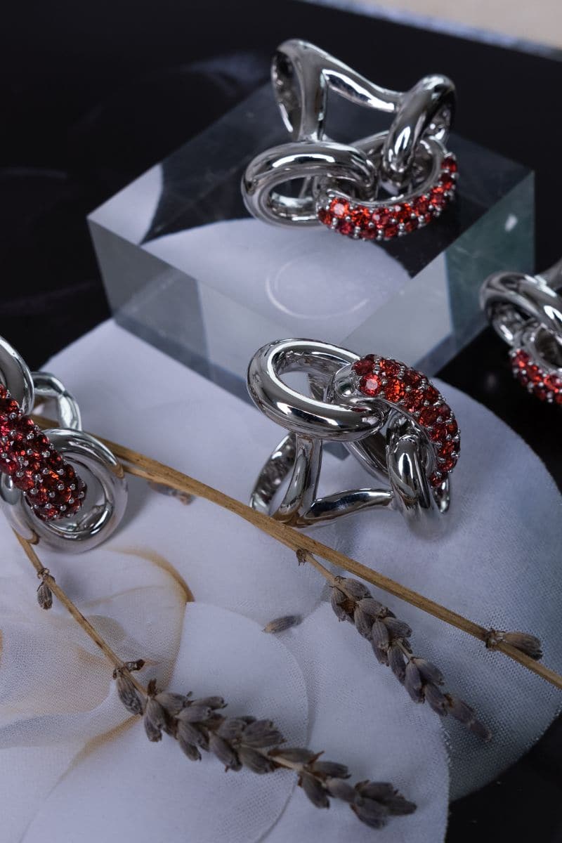 RED GARNET LINKS RING | Sara Shala | CULT MIA